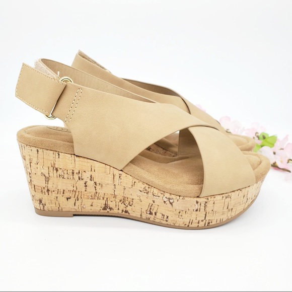 Shoes - Beige Platform Sandal
